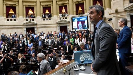 Tras un cuarto intermedio, continúa hoy al mediodía el tratamiento de la ley  Bases en el Congreso | Agencia Comunas