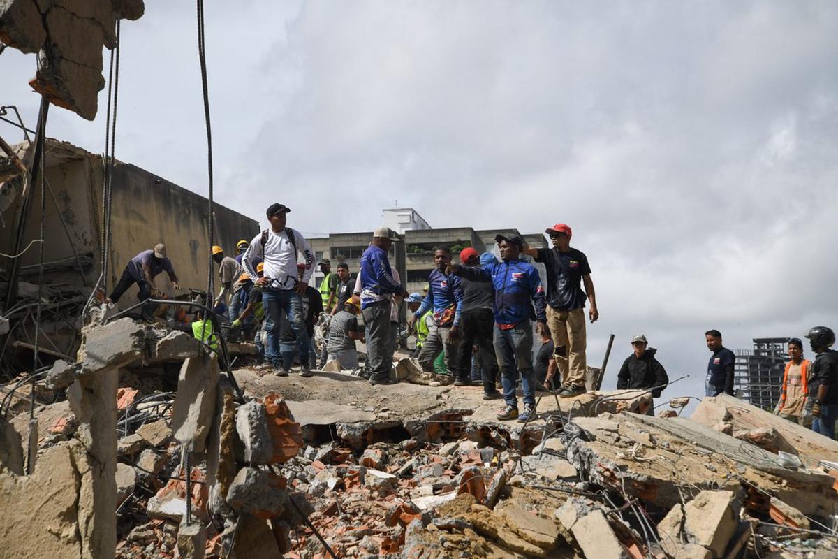 Venezuela devastada: ascienden a 920 los muertos, 3360 los heridos y 50 mil desaparecidos | Agencia Comunas